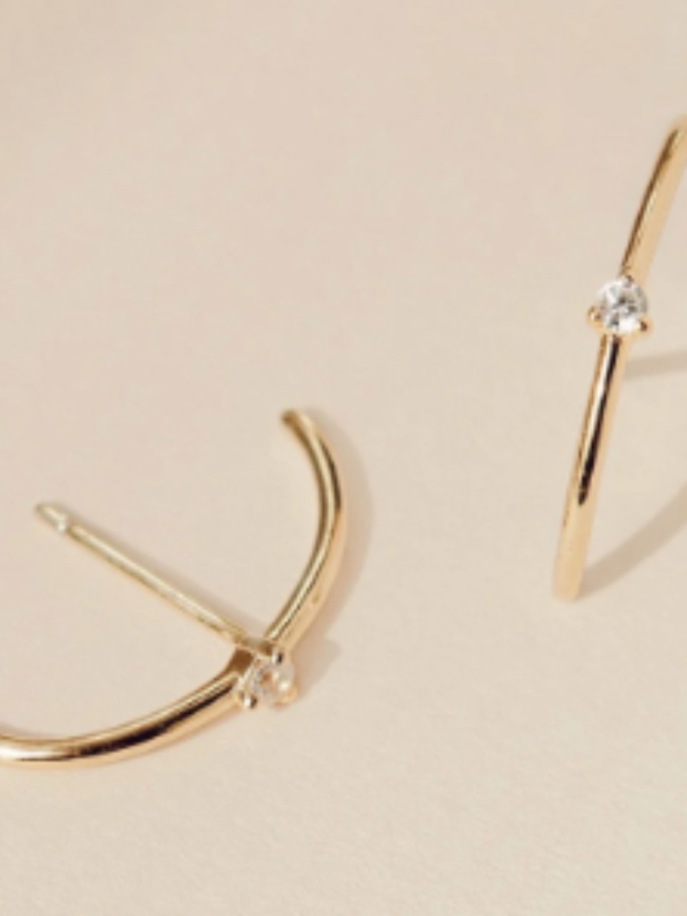 Caitlyn Minimalist | Arc Studs